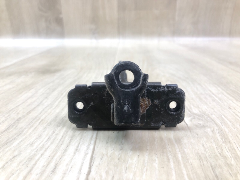 Ограничитель двери передний правый HYUNDAI ACCENT RB 10- ХЭТЧБЭК 1.6 G4FD