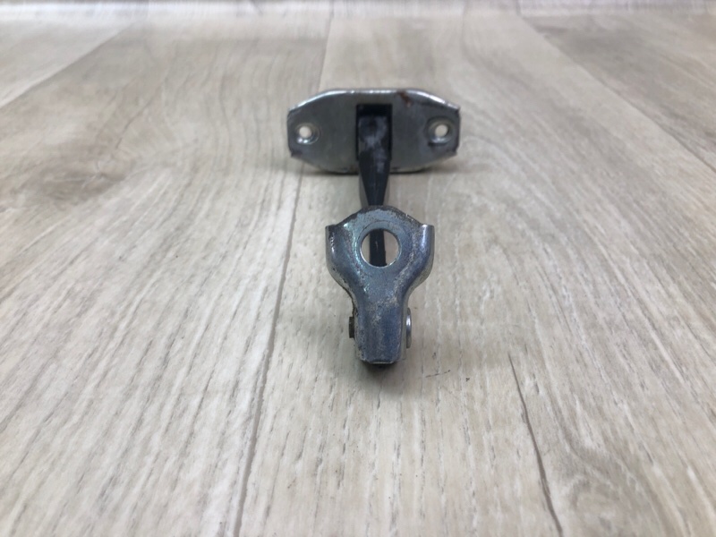 Ограничитель двери передний правый VERSA B17 11-19 2017 1.6 HR16DE Ограничитель двери передний правый VERSA B17 11-19 2017 1.6 HR16DE