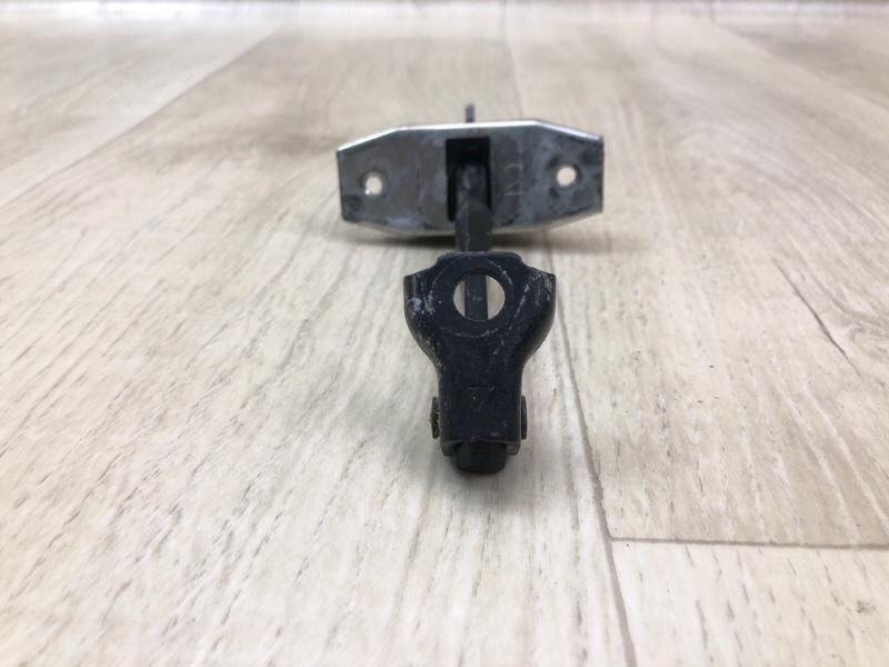 Ограничитель двери передний правый COROLLA 150 06-13 2011 1.8 2ZRFE Ограничитель двери передний правый COROLLA 150 06-13 2011 1.8 2ZRFE