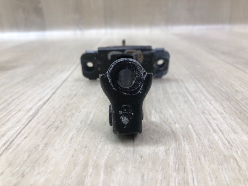 Ограничитель двери передний правый ACCENT RB 10- 2014 1.6 G4FD