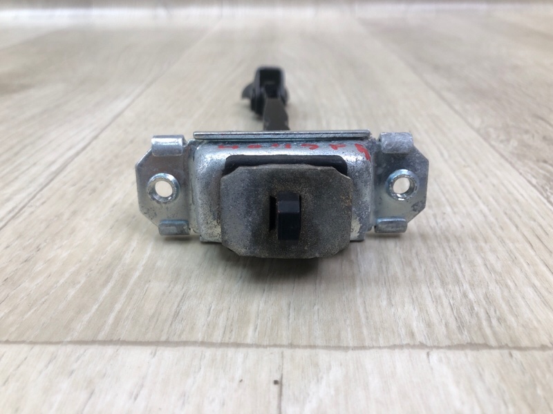 Ограничитель двери передний правый KIA RIO FB 17- 1.6 G4FM Ограничитель двери передний правый KIA RIO FB 17- 1.6 G4FM