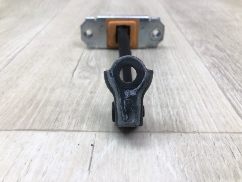 Ограничитель двери передний правый RIO FB 17- 2019 1.6 G4FM Ограничитель двери передний правый RIO FB 17- 2019 1.6 G4FM