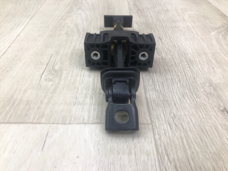 Ограничитель двери передний правый TIGUAN 08-17 2012 2.0 CCTA