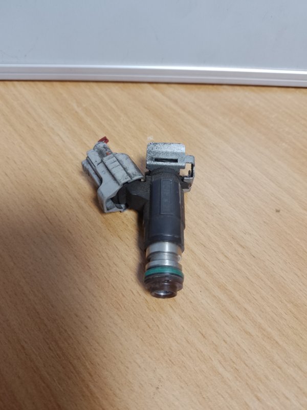 Запчасть форсунка топливная INFINITI G35 03-07 3.5 16600-CD701 Б/У Форсунка топливная INFINITI G35 03-07 3.5 16600-CD701 Б/У