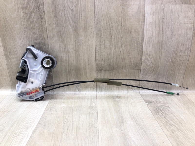 Запчасть замок двери передний левый TOYOTA SIENNA 11-16 2014 3.5 2GR-FE 69040-02440 Б/У Замок двери передний левый TOYOTA SIENNA 11-16 2014 3.5 2GR-FE 69040-02440 Б/У