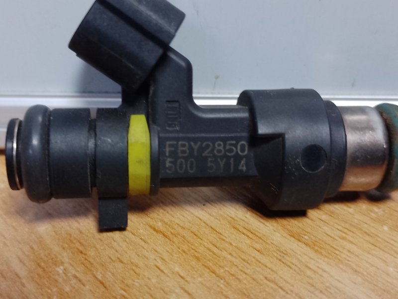 Форсунка топливная QASHQAI 07-14 MR20