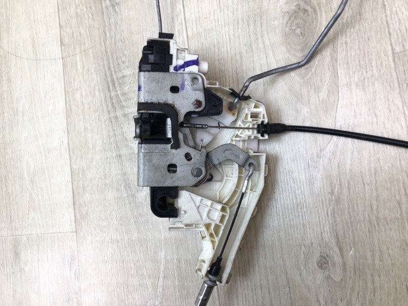 Замок двери передний левый JOURNEY 08-20 2012 2.4 ED3 Замок двери передний левый JOURNEY 08-20 2012 2.4 ED3