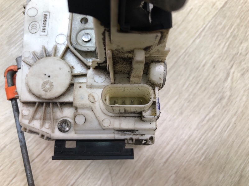 Замок двери передний левый JOURNEY 08-20 2012 2.4 ED3 Замок двери передний левый JOURNEY 08-20 2012 2.4 ED3