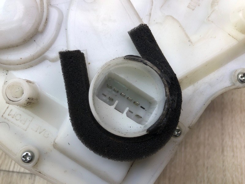 Замок двери передний левый SX4 06-13 2009 J20A