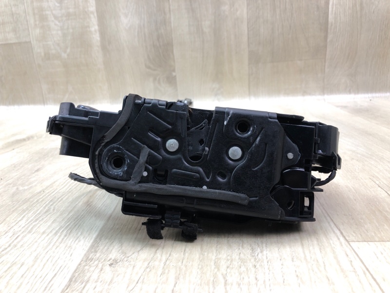 Замок двери передний левый VOLKSWAGEN TIGUAN 16-23 DGUA 2.0