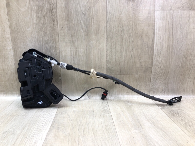 Замок двери передний правый VOLKSWAGEN TIGUAN 16-23 2018 DGUA 2.0 17A 837 016 Б/У