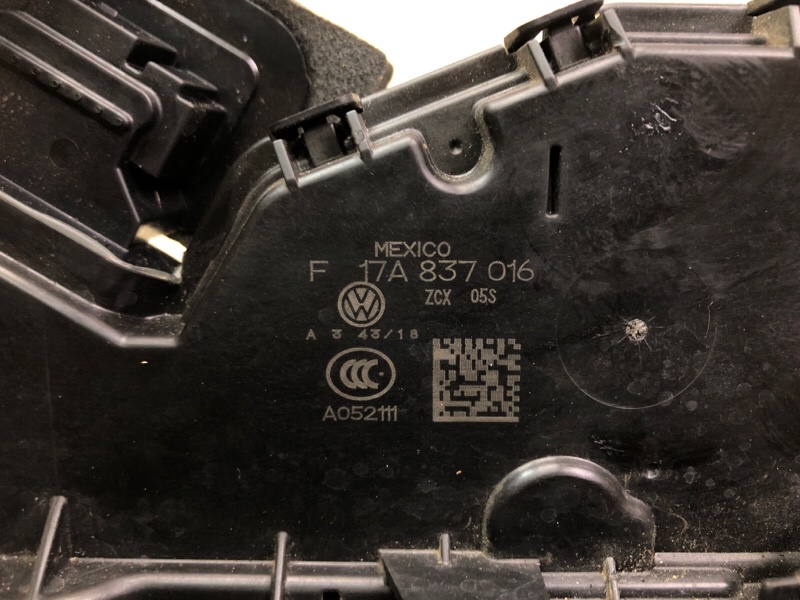 Замок двери передний правый TIGUAN 16-23 2018 DGUA 2.0