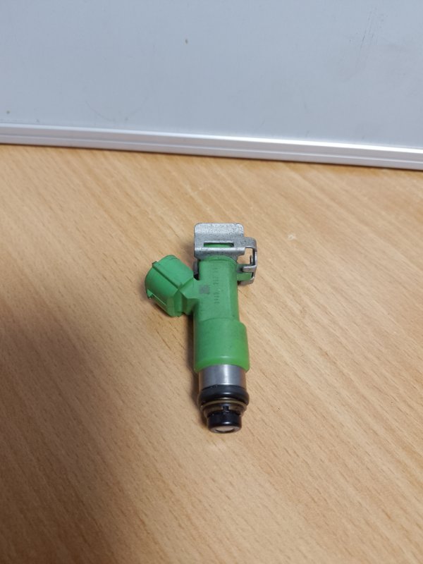 Запчасть форсунка топливная INFINITI QX60/JX35 12-20 16600-JA10A Б/У Форсунка топливная INFINITI QX60/JX35 12-20 16600-JA10A Б/У