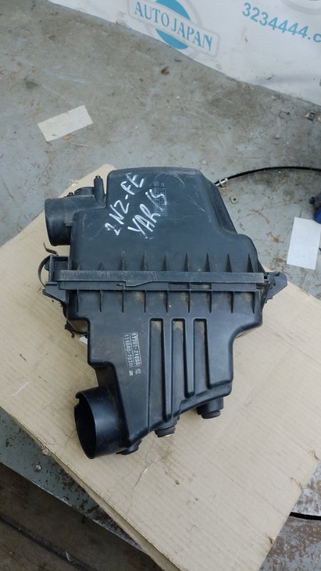 Корпус воздушного фильтра TOYOTA YARIS 00-05 17701-21050 Б/У