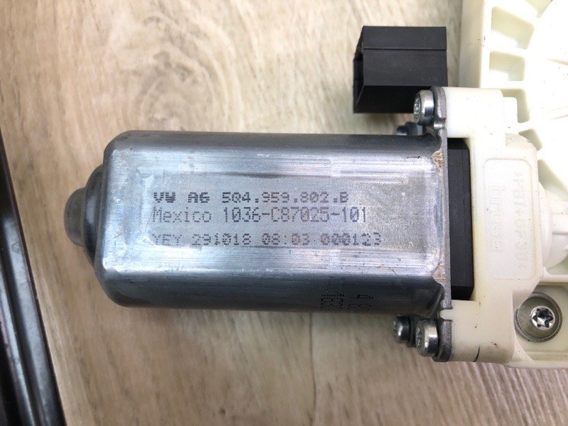 Стеклоподъемник передний левый TIGUAN 16-23 2018 DGUA 2.0