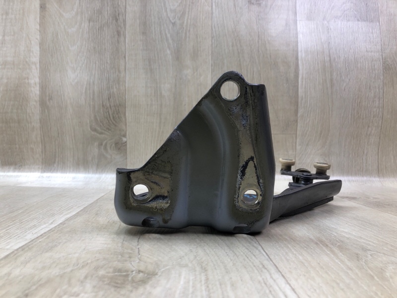 Ролик сдвижной двери нижний задний правый TOYOTA SIENNA 11-16 3.5 2GR-FE