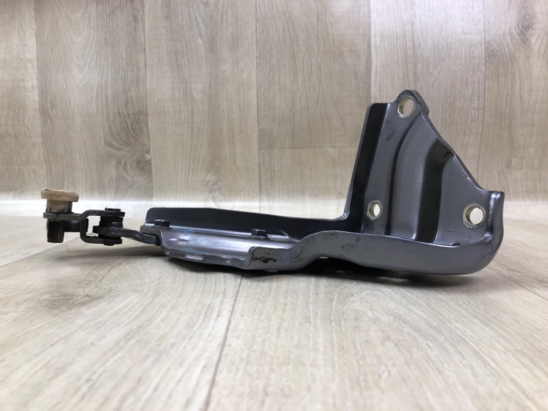 Ролик сдвижной двери нижний задний правый SIENNA 11-16 2014 3.5 2GR-FE