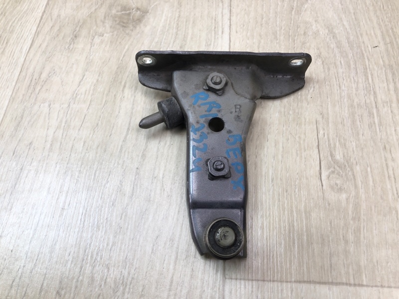 Ролик сдвижной двери верхний правый SIENNA 11-16 2014 3.5 2GR-FE Ролик сдвижной двери верхний правый SIENNA 11-16 2014 3.5 2GR-FE