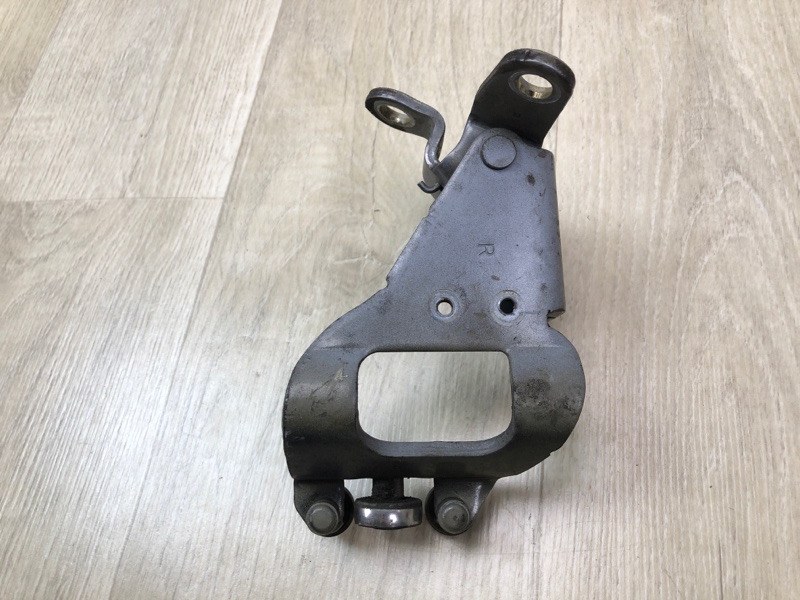 Ролик сдвижной двери нижний задний правый SIENNA 11-16 2014 3.5 2GR-FE