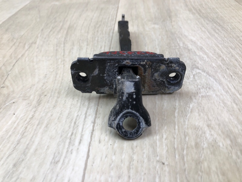 Ограничитель двери передний левый HYUNDAI ACCENT RB 10- 1.6 G4FD