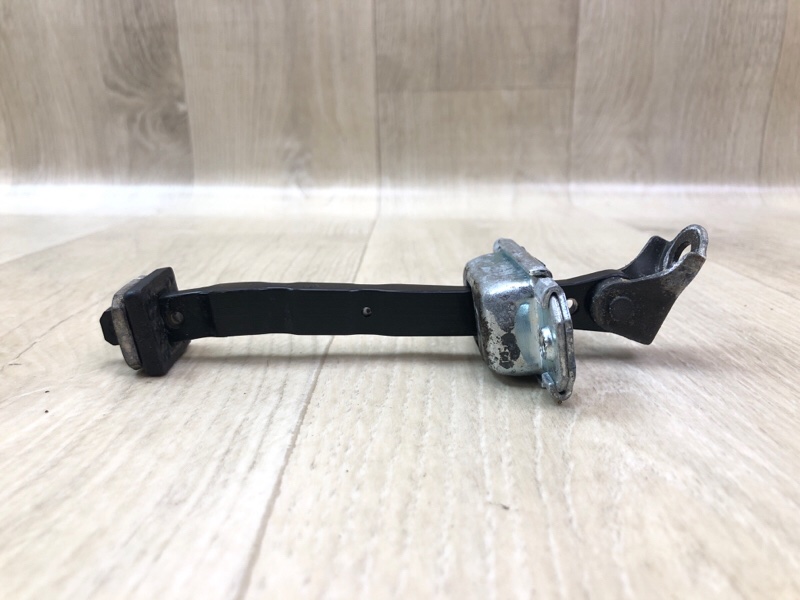 Ограничитель двери передний левый RIO FB 17- 2019 1.6 G4FM Ограничитель двери передний левый RIO FB 17- 2019 1.6 G4FM