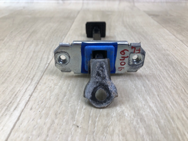 Ограничитель двери передний левый KIA RIO FB 17- 1.6 G4FM Ограничитель двери передний левый KIA RIO FB 17- 1.6 G4FM