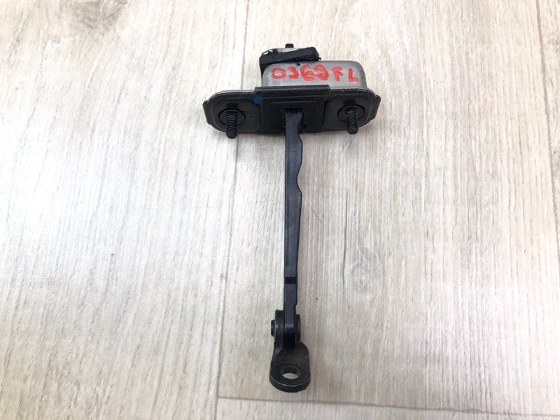 Запчасть ограничитель двери передний левый HYUNDAI VELOSTER 11-18 2012 1.6 G4FD 79380-2V000 Б/У Ограничитель двери передний левый HYUNDAI VELOSTER 11-18 2012 1.6 G4FD 79380-2V000 Б/У