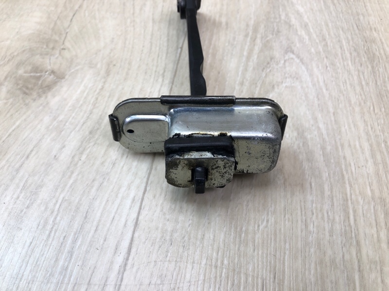 Ограничитель двери передний левый HYUNDAI VELOSTER 11-18 1.6 G4FD Ограничитель двери передний левый HYUNDAI VELOSTER 11-18 1.6 G4FD