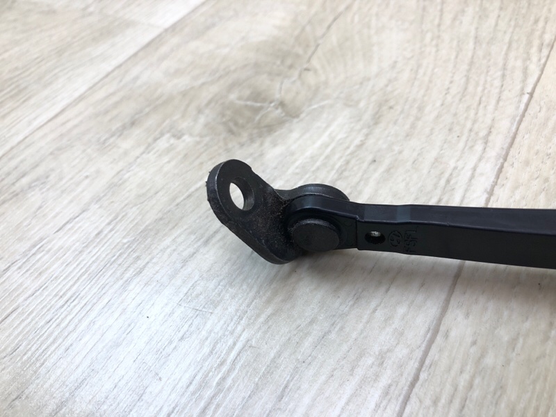 Ограничитель двери передний левый VELOSTER 11-18 2012 1.6 G4FD Ограничитель двери передний левый VELOSTER 11-18 2012 1.6 G4FD