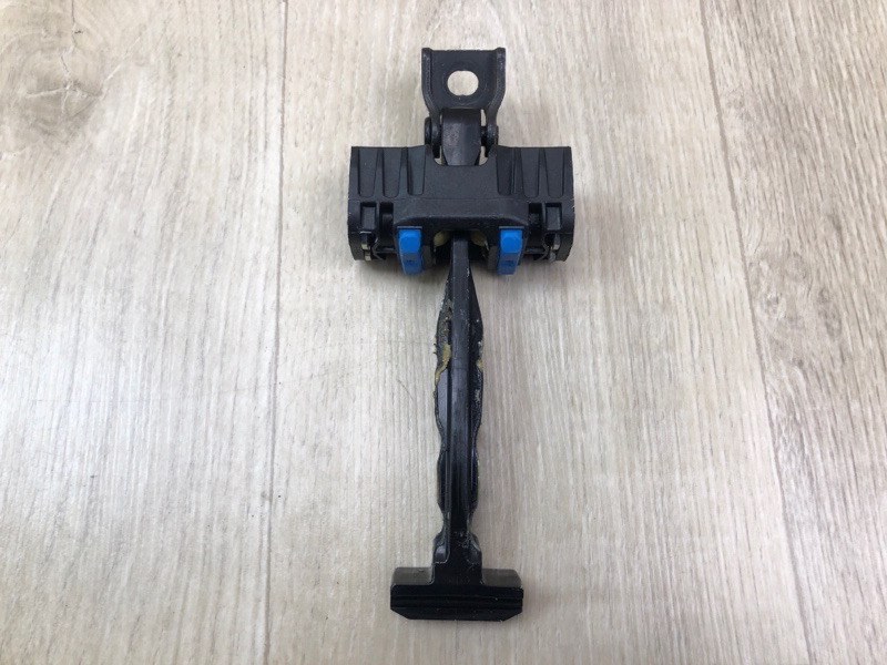 Ограничитель двери передний левый VOLKSWAGEN TIGUAN 16-23 2018 DGUA 2.0 5NA 837 249 Б/У