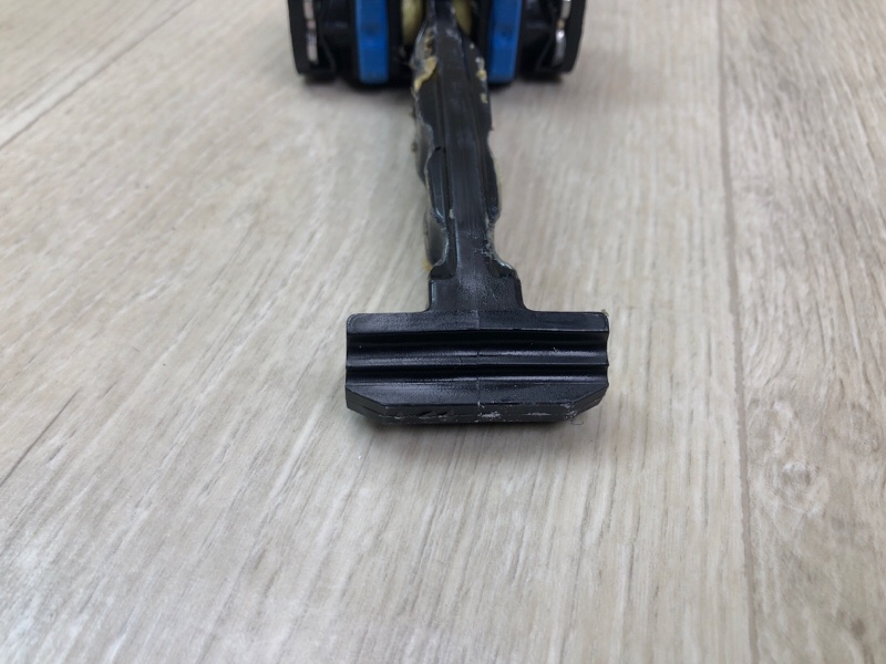 Ограничитель двери передний левый TIGUAN 16-23 2018 DGUA 2.0