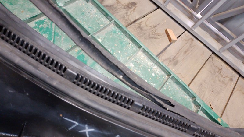 Пластик под лобовое стекло / Жабо правый OUTLANDER XL 05-13 Пластик под лобовое стекло / Жабо правый OUTLANDER XL 05-13