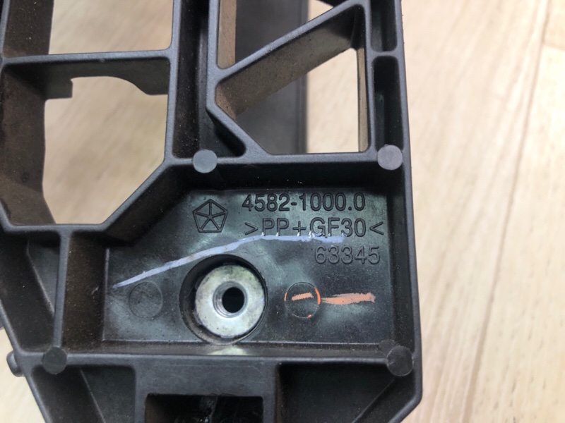 Ручка двери наружная передняя левая JOURNEY 08-20 2012 2.4 ED3 Ручка двери наружная передняя левая JOURNEY 08-20 2012 2.4 ED3