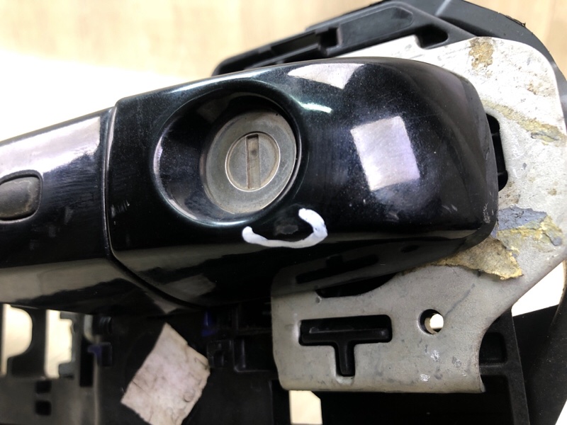 Ручка двери наружная передняя левая JOURNEY 08-20 2012 2.4 ED3 Ручка двери наружная передняя левая JOURNEY 08-20 2012 2.4 ED3