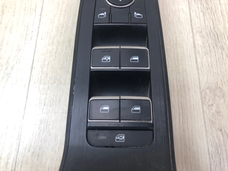 Блок управления стеклоподъемниками X-TRAIL/ROGUE T33 20- 2021 2.5 PR25DD