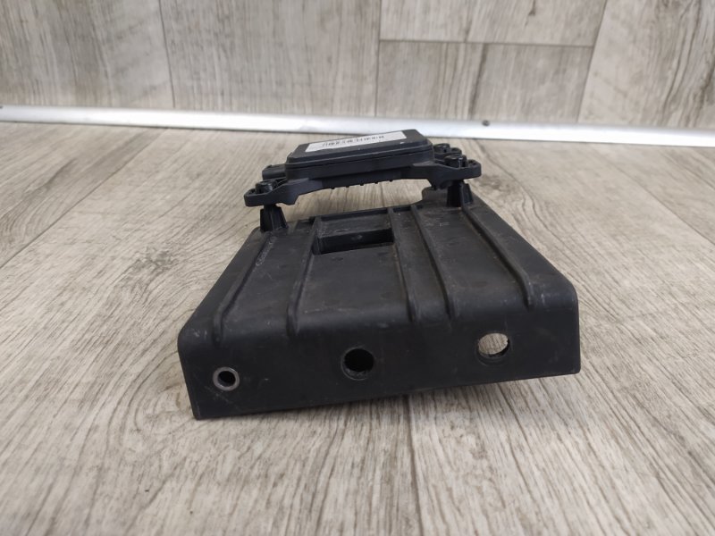 Датчик радарный передний IONIQ 5  21-