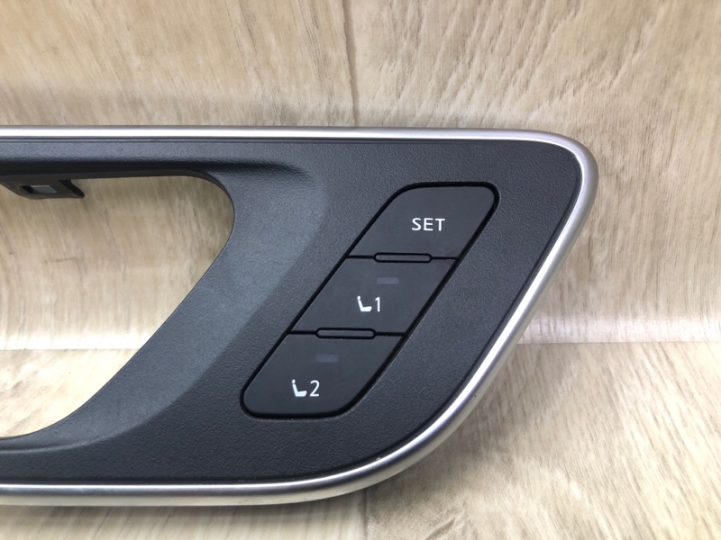 Блок кнопок памяти сидений передний левый X-TRAIL/ROGUE T33 20- 2021 2.5 PR25DD