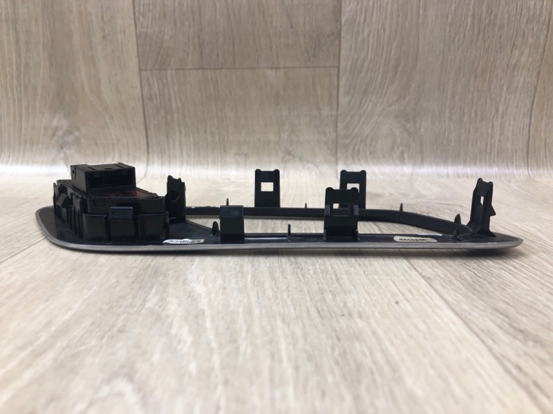 Блок кнопок памяти сидений передний левый X-TRAIL/ROGUE T33 20- 2021 2.5 PR25DD