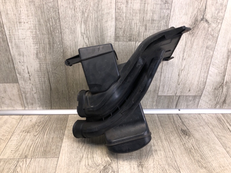 Воздухозаборник TOYOTA SIENNA 11-16 3.5 2GR-FE