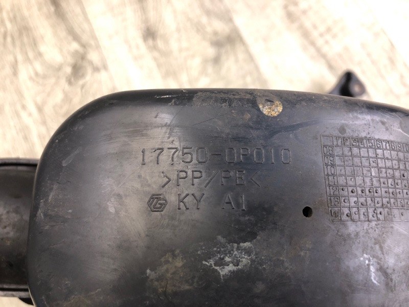 Воздухозаборник SIENNA 11-16 2014 3.5 2GR-FE