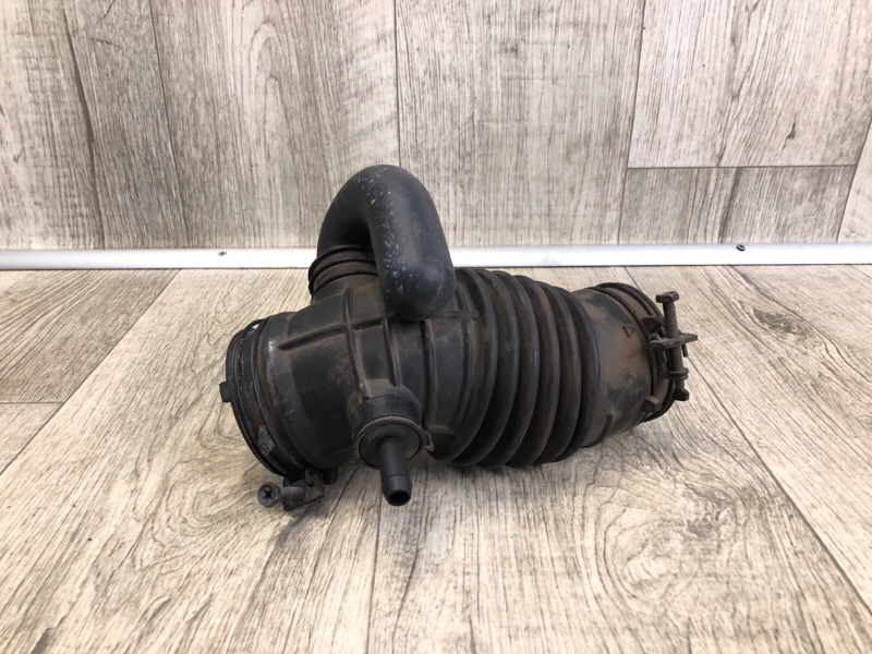 Патрубок воздушного фильтра HYUNDAI ELANTRA MD 10-15 28140-3X520 Б/У