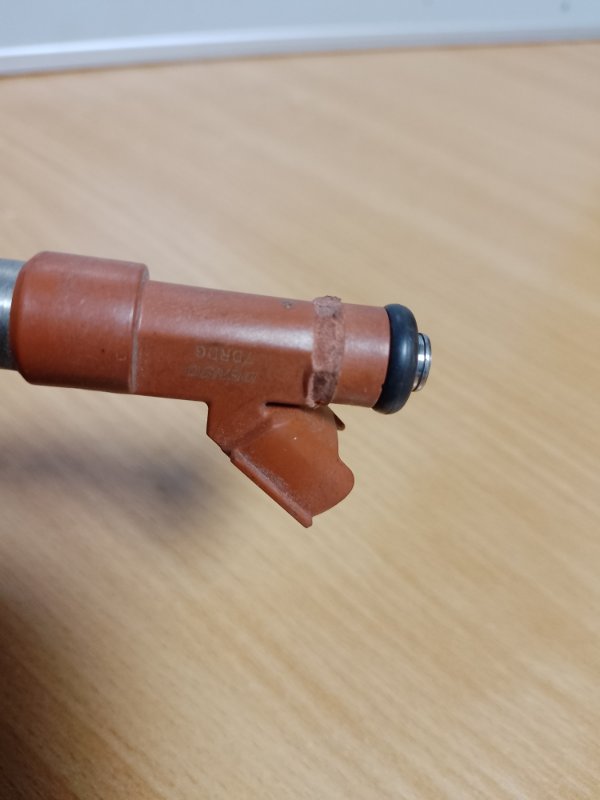 Форсунка топливная RX300/330/350/400 03-09 Форсунка топливная RX300/330/350/400 03-09