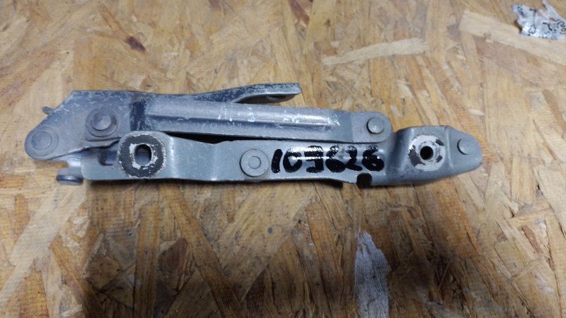 Петля крышки багажника левая MAZDA 3 BK 03-08 Б/У