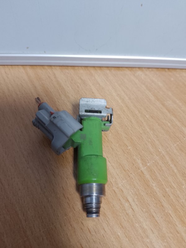 Форсунка топливная INFINITI G25/G35/G37/Q40 06-14 2007 Седан 3.5 VQ35VHR 16600-JK20A Б/У