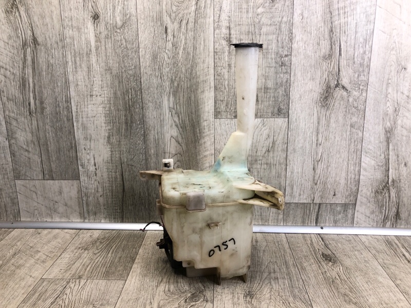 Бачок омывателя TOYOTA CAMRY 30 02-06 2002 3.0 1MZFE 85315-33250 Б/У