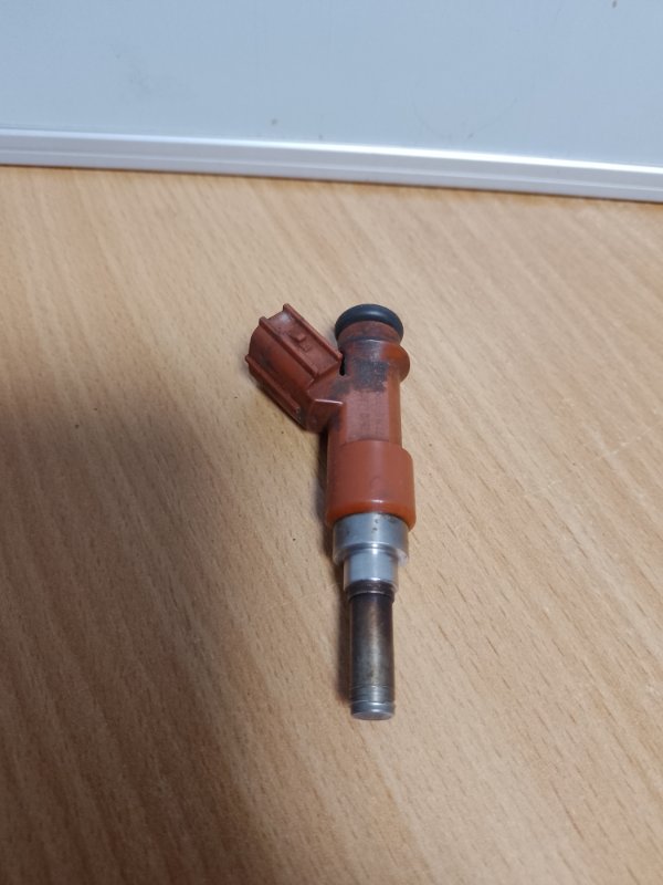 Форсунка топливная TOYOTA CAMRY 40 06-11 23209-31050 Б/У