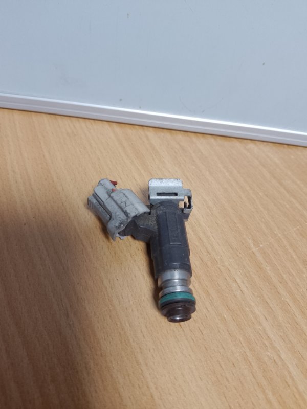 Форсунка топливная INFINITI G35 03-07 3.5 16600-CD701 Б/У