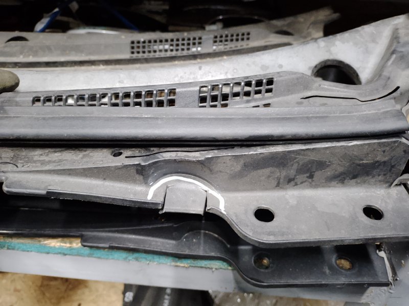 Пластик под лобовое стекло / Жабо LANCER X 10 07-15 2009 Седан 2.4