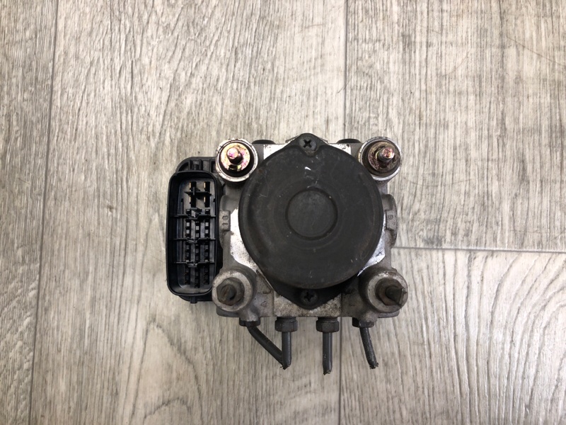 Блок ABS CAMRY 30 02-06 2002 3.0 1MZFE