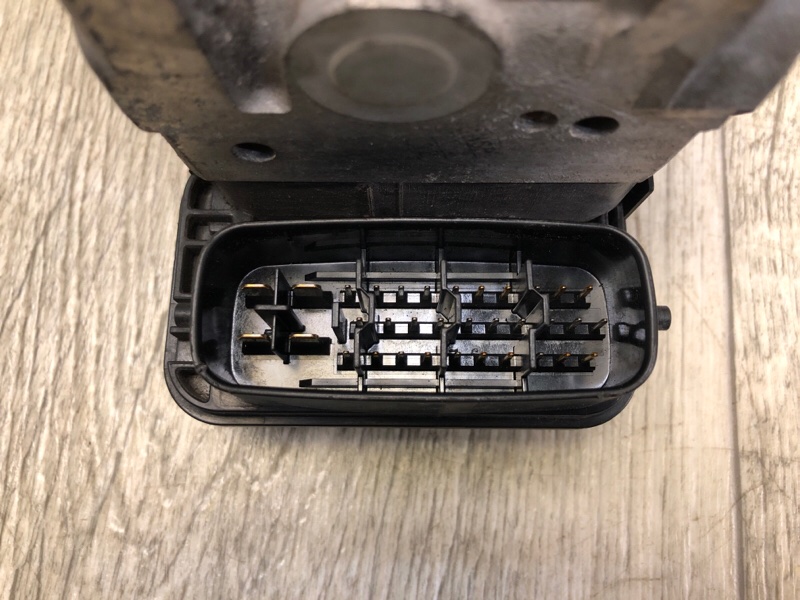 Блок ABS CAMRY 30 02-06 2002 3.0 1MZFE